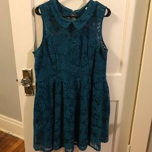 Lace Dress with Collar