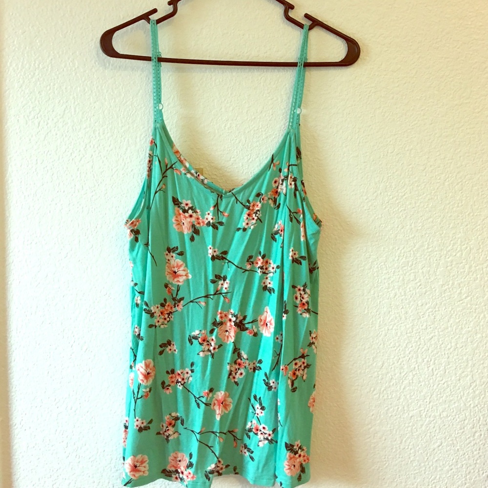 NWOT Torrid Crochet Strap Floral Swing Tank