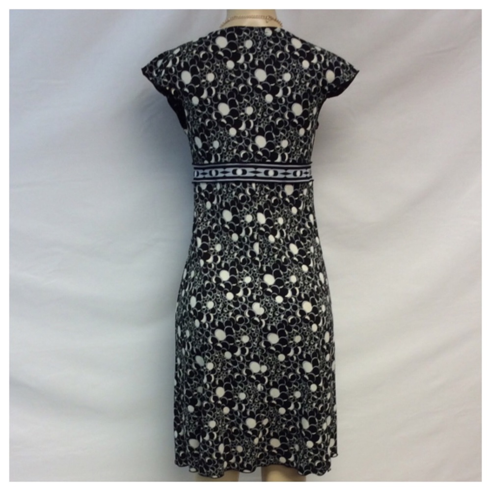 MAX EDITION ABSTRACT DESIGN DRESS - Picture 3 of 8