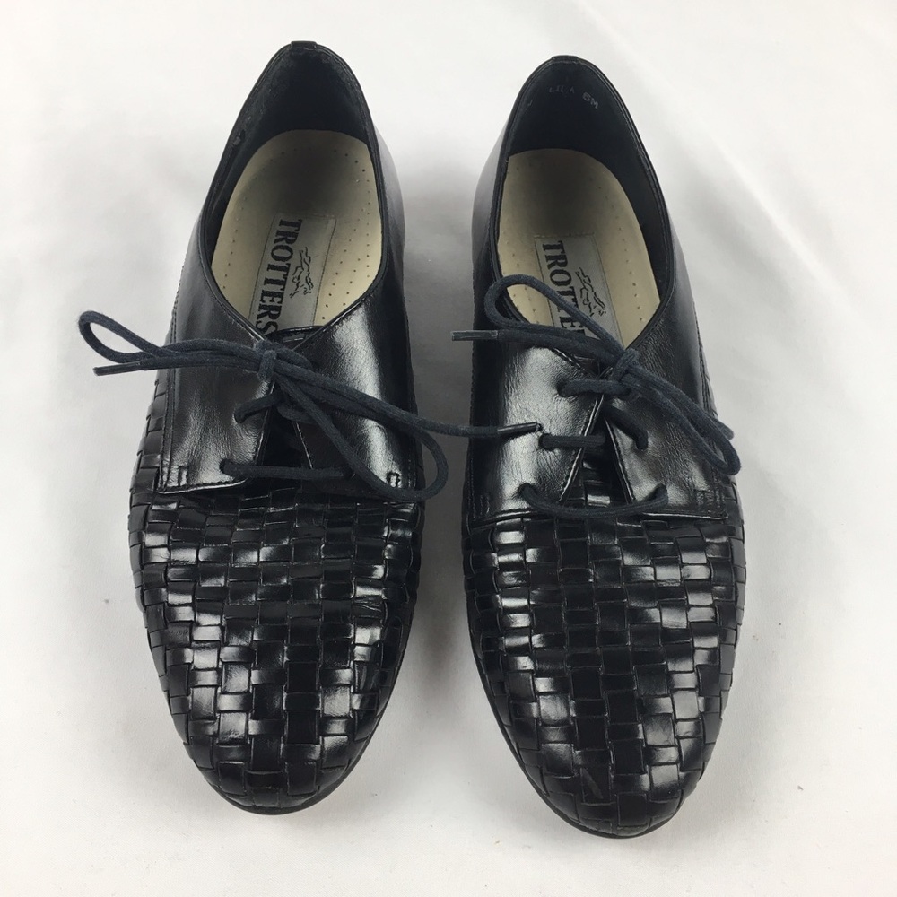 Vintage Trotters Black Leather Woven Oxfords