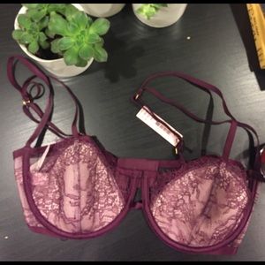 34D Victoria's Secret bra with tags!