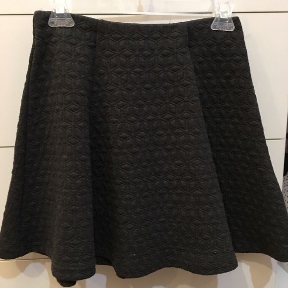 Knee length textured skirt - Picture 2 of 3