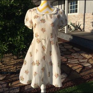 Lola Rae Cream Floral Dress Small
