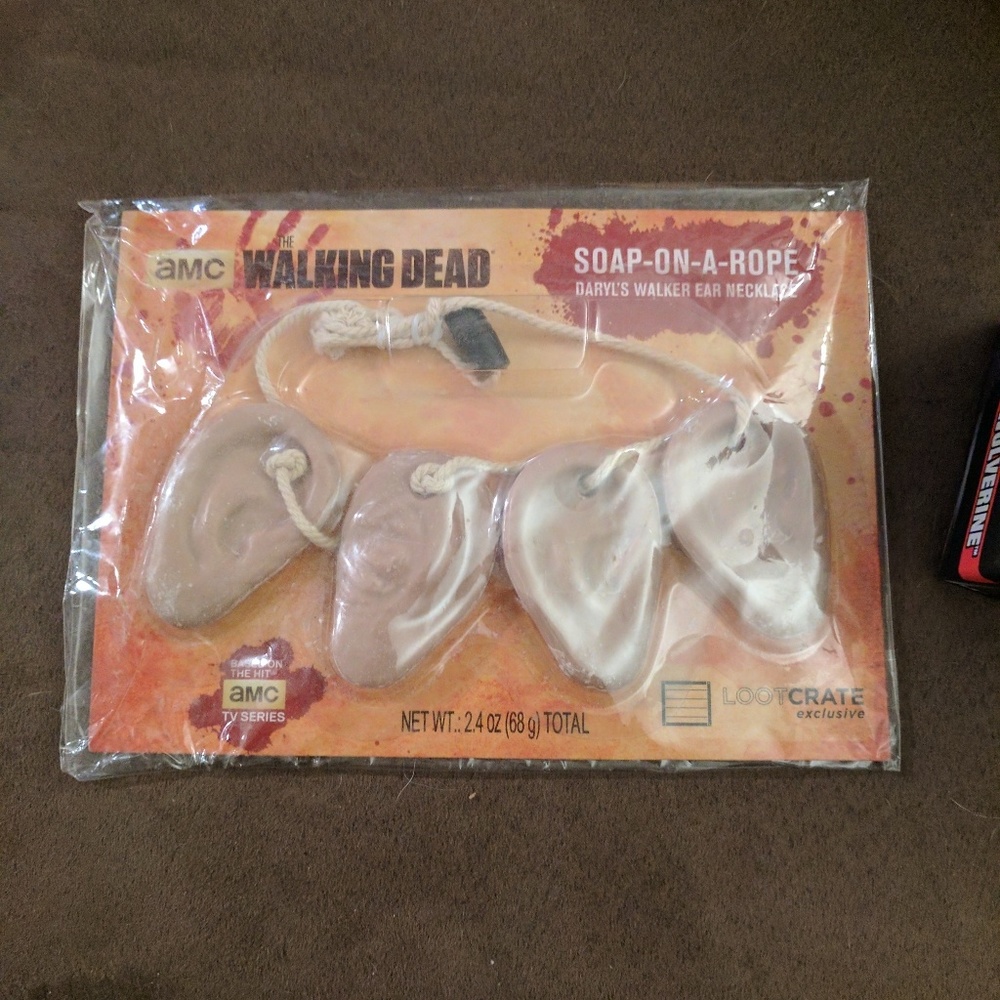 !sold! Walking dead daryl ear necklace