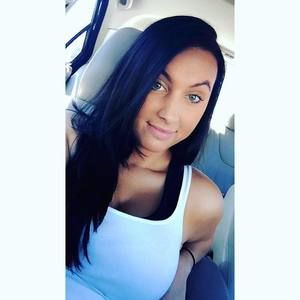 Meet your Posher, Alexis