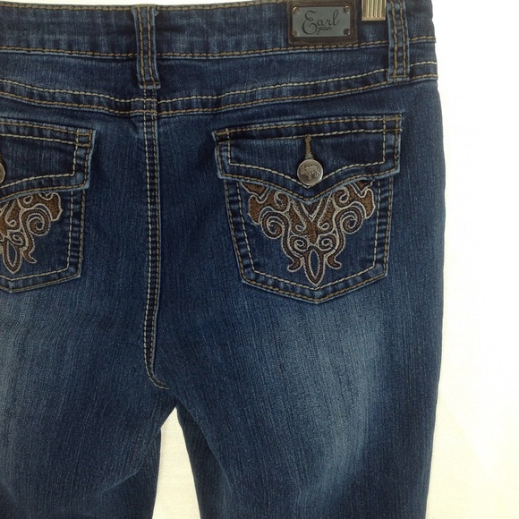 Earl Jeans Denim Capris - Picture 3 of 6
