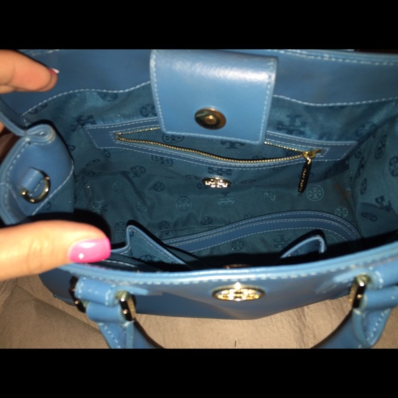 Tory Burch Robinson Triangle Tote Bag - Picture 3 of 3