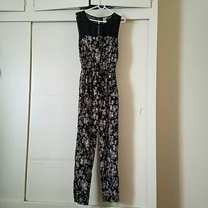 Faint Rose Print Jumpsuit W/Pockets
