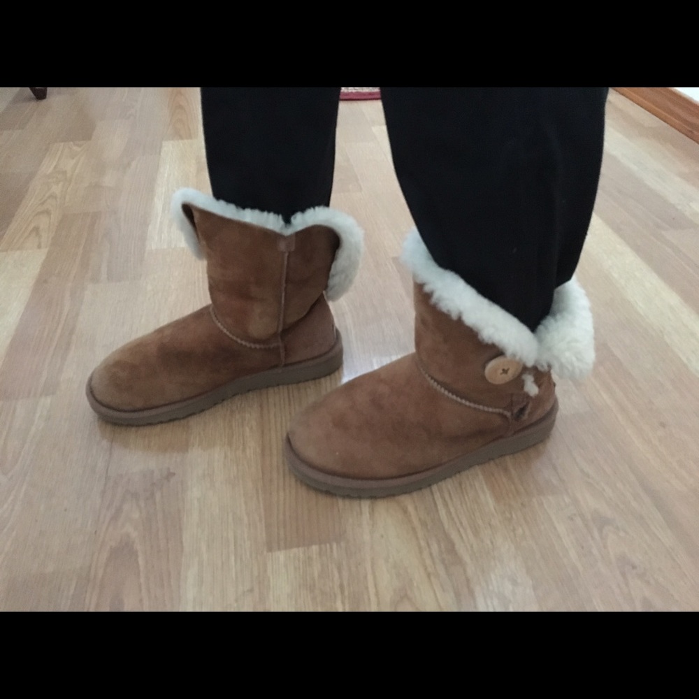 Bailey Button Uggs