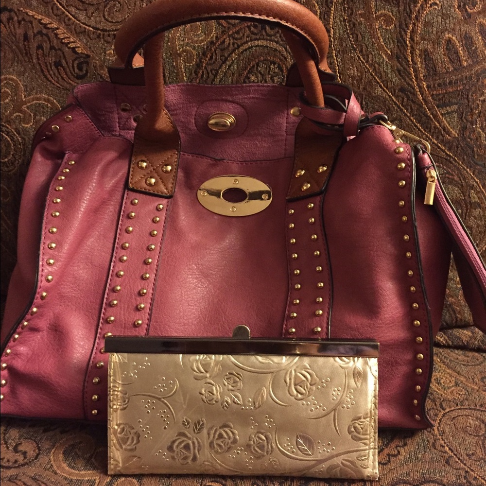 👛 Brand new Maroon purse with gold wallet 👛