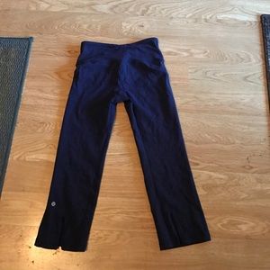 Lulu crop workout pants
