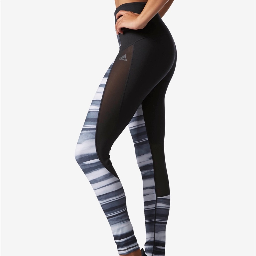 Adidas high rise tights 📍Sold on ♏️📍
