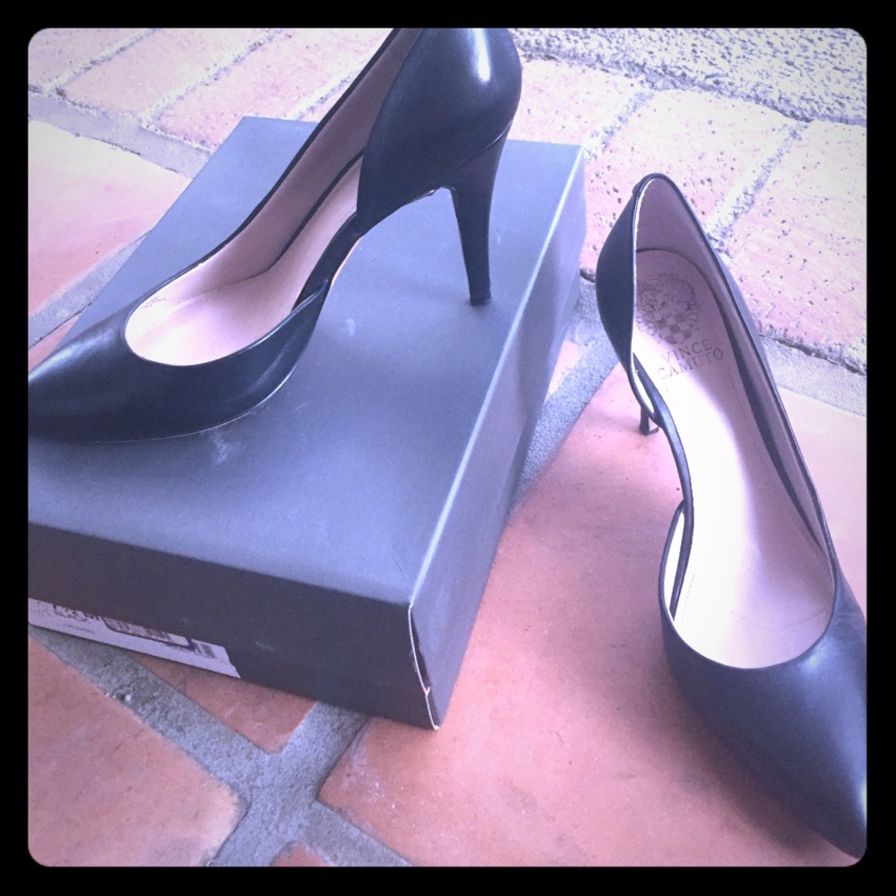 Black Vince camuto heels