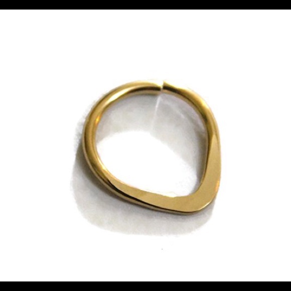 ⚡️𝙛𝙡𝙖𝙨𝙝•𝙨𝙖𝙡𝙚⚡️14K SOLID Yellow Gold Septum Ring - Triangle Chevron Hoop - Picture 2 of 6