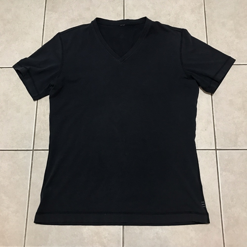 Black Lululemon Basic V-Neck | Large