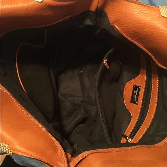 Purse - Picture 3 of 3