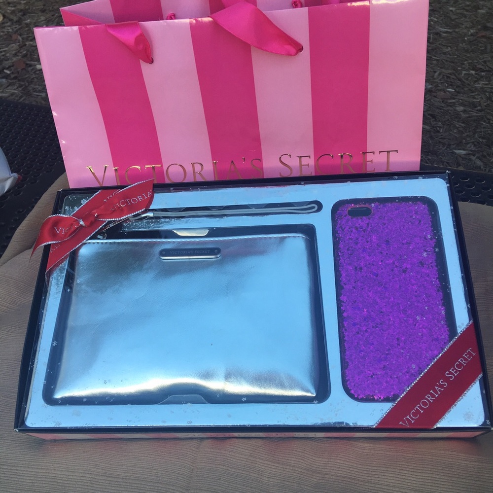 Sale✨ Victoria's Secret Phone case set