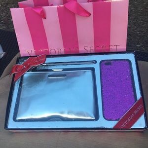 Sale✨ Victoria's Secret Phone case set
