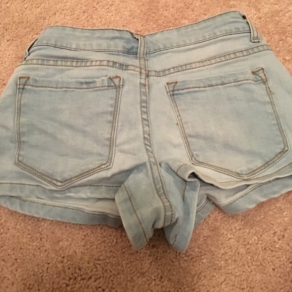 Light blue Jean shorts from Forever 21 - Picture 3 of 3