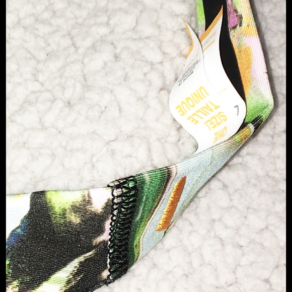 Lucy Wide Studio Headband Moisture Wicking NWT - Picture 2 of 4