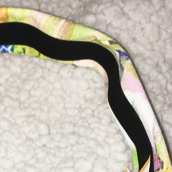 Lucy Wide Studio Headband Moisture Wicking NWT - Picture 3 of 4