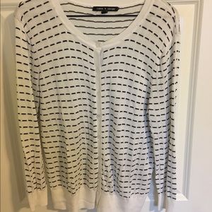 Cardigan in white and black design