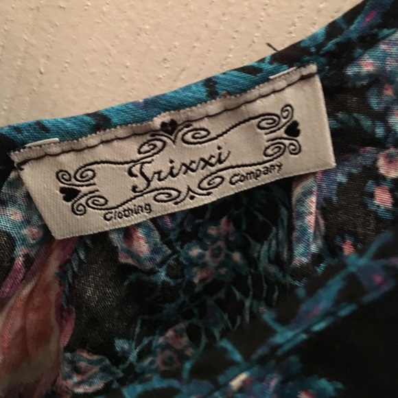 A cute top from Trixxi clothing company - Picture 2 of 3