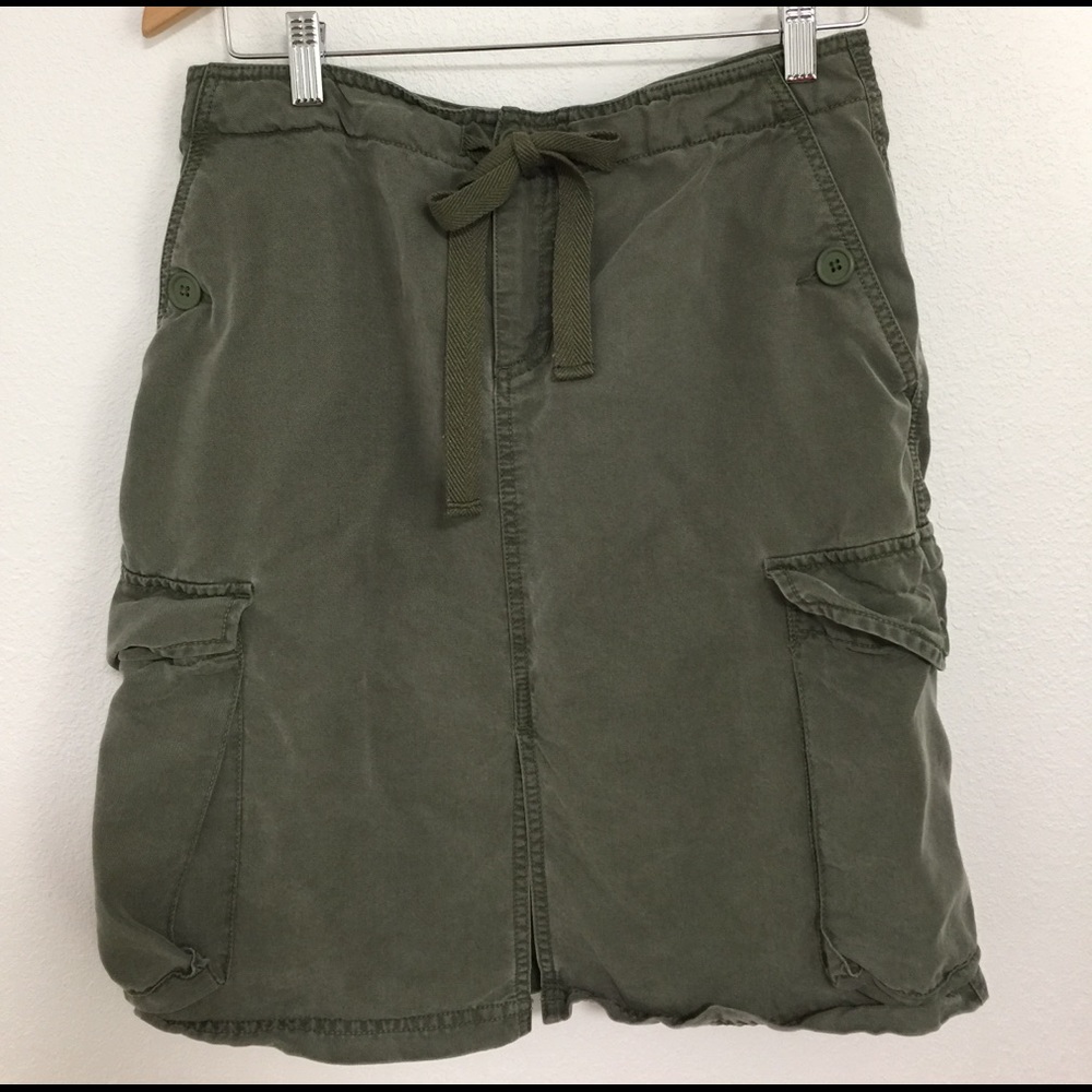 Medium GAP olive / Army green cargo skirt