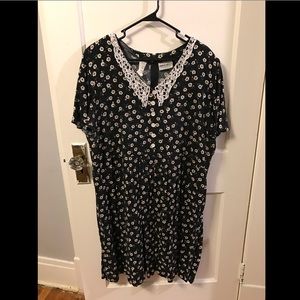 Vintage Floral Dress with Lace Collar