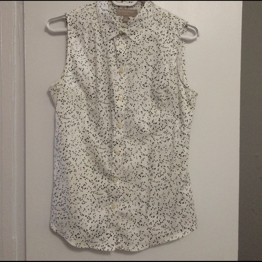 Banana Republic Non-Iron Sleeveless Button-Down