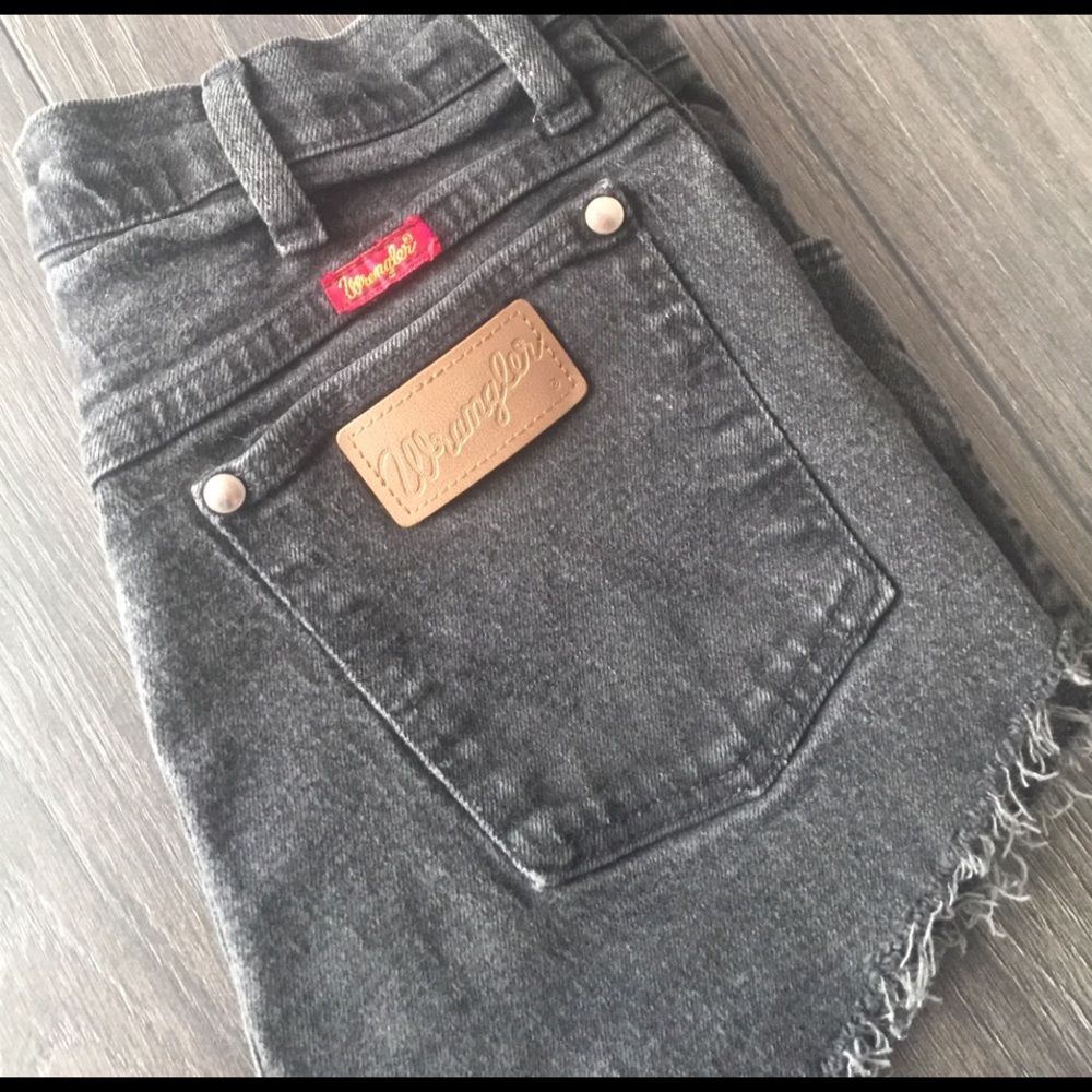 Vintage high waisted wrangler shorts