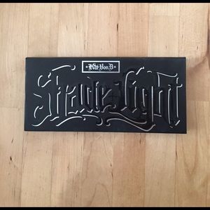 Kat Von D Shade+Light contour palette