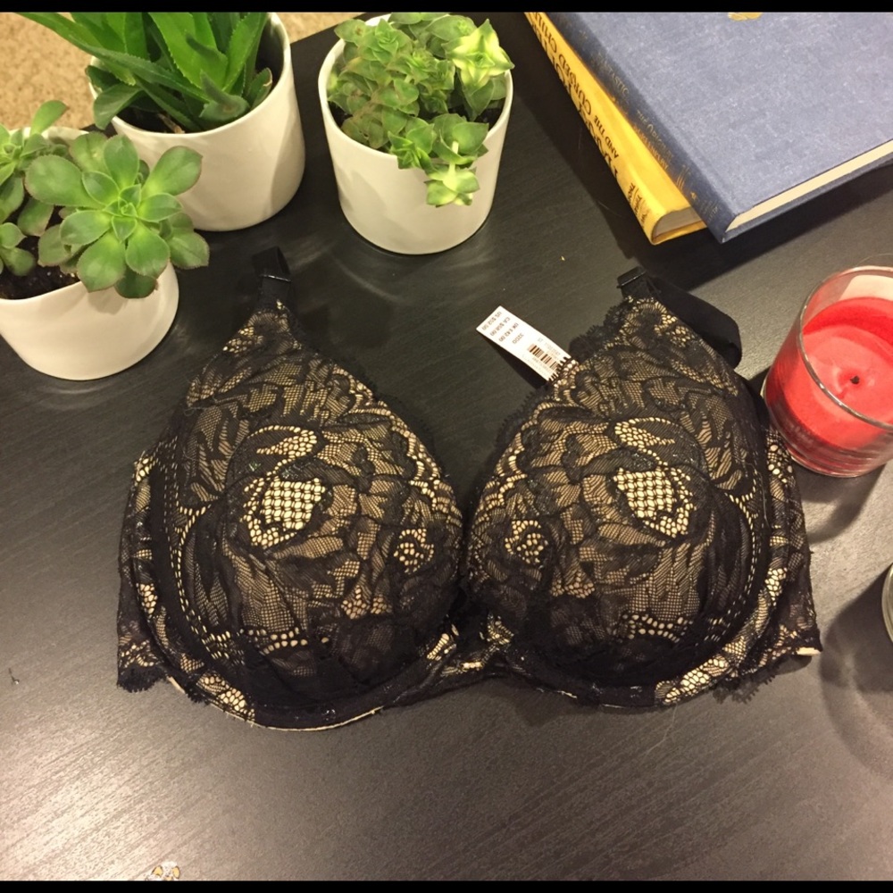 32DD Victoria's Secret Push Up Bra