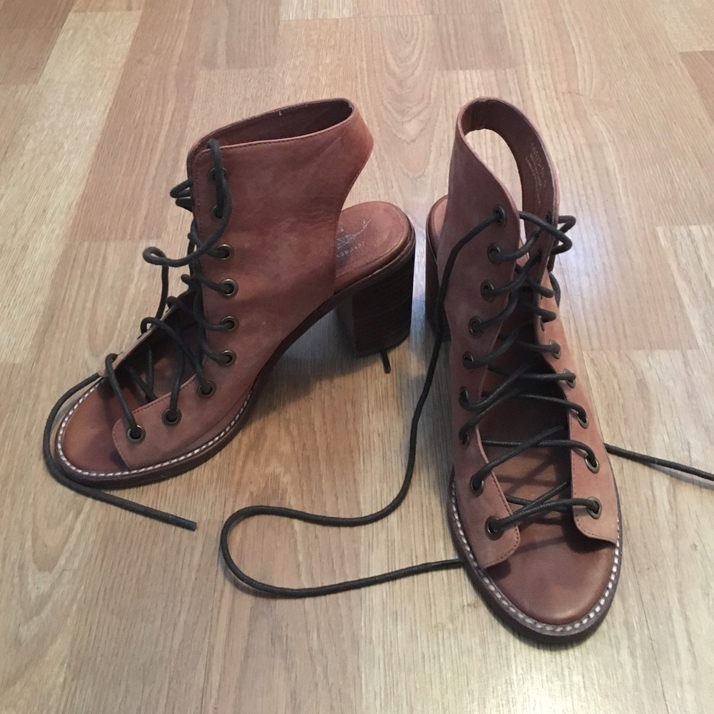 Jeffrey Campbell-Minimal Lace Up Heel