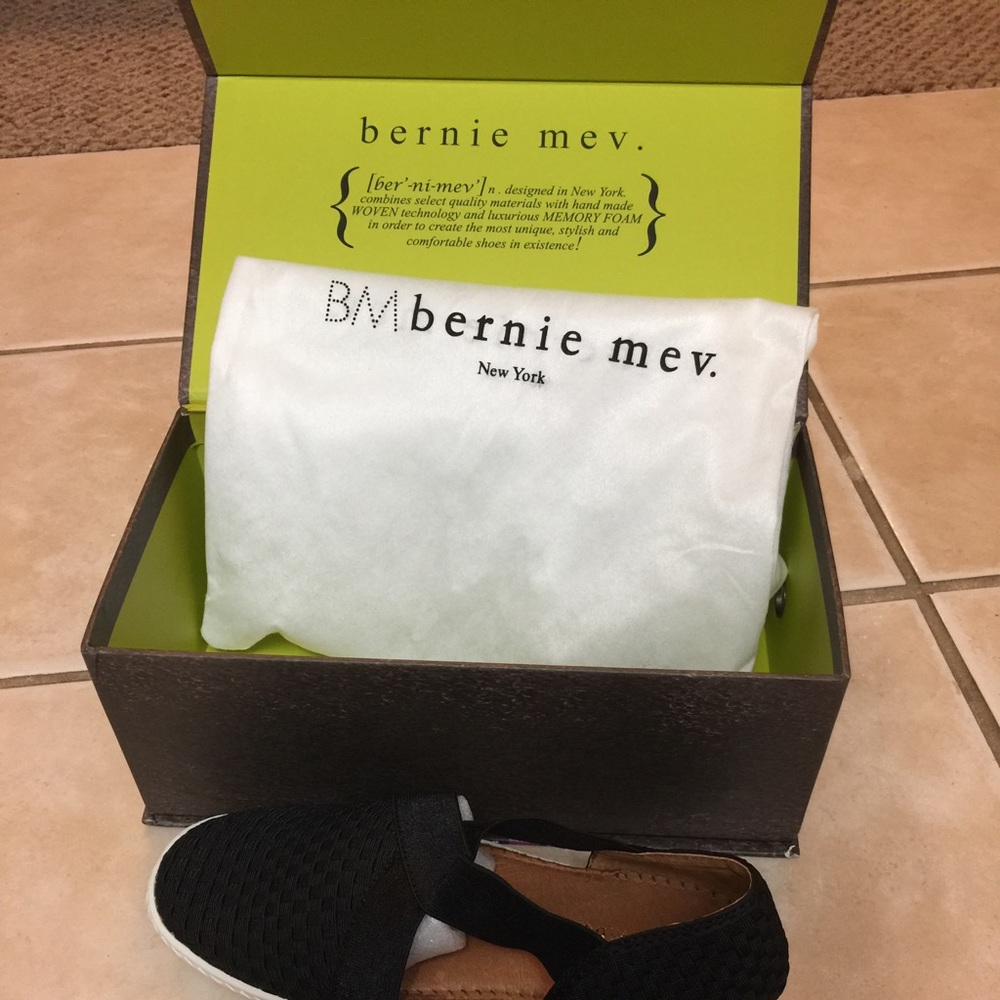 SOLD**Bernie Mev Layla shoe. NWT