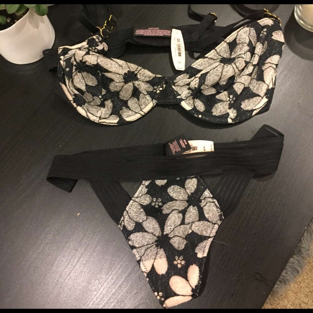 34D Victoria's Secret Bra & Panty SET