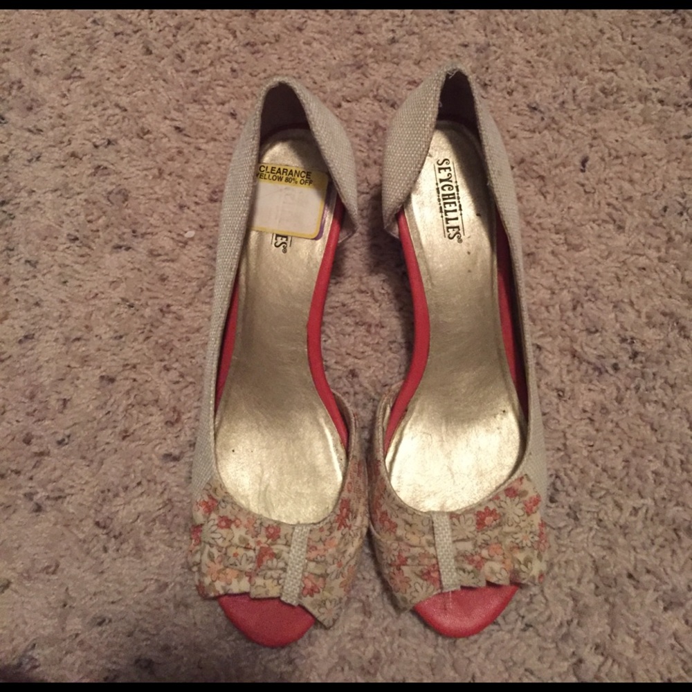 Shoes - Picture 1 of 3