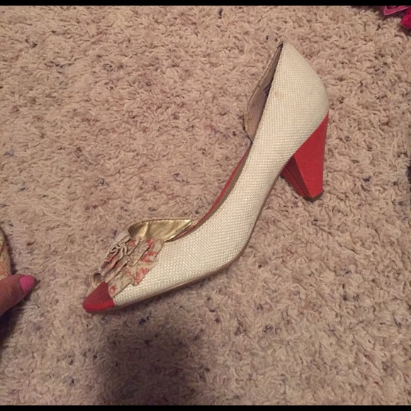 Shoes - Picture 2 of 3