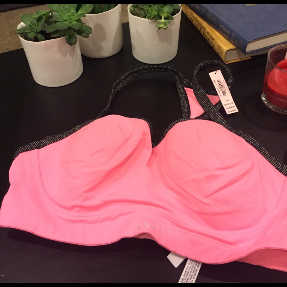 34D Victoria's Secret sports bra