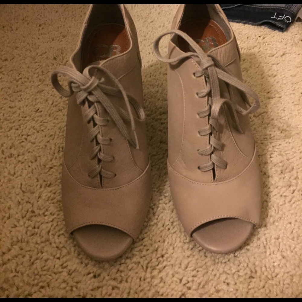 Gianni Bini wedges Size 9