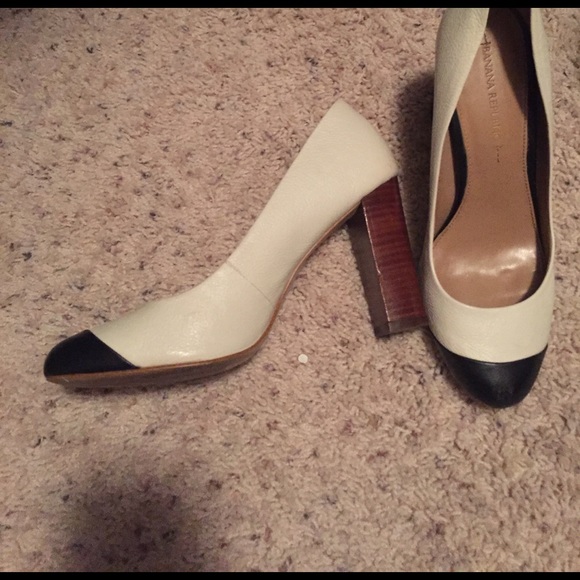 Shoes - Picture 2 of 3