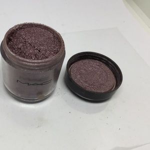 MAC pigment circa plum