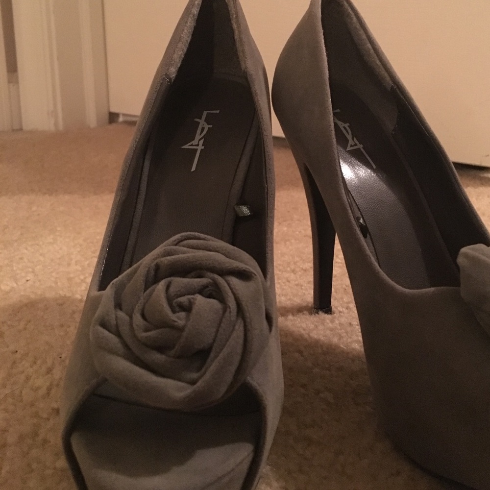 Gray Heels