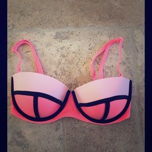 Victoria's Secret Bathing Suit Top 34DD