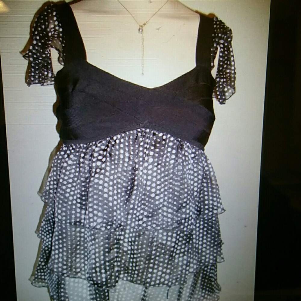 Bebe dotsy flutter sleeve baby doll empire top XS