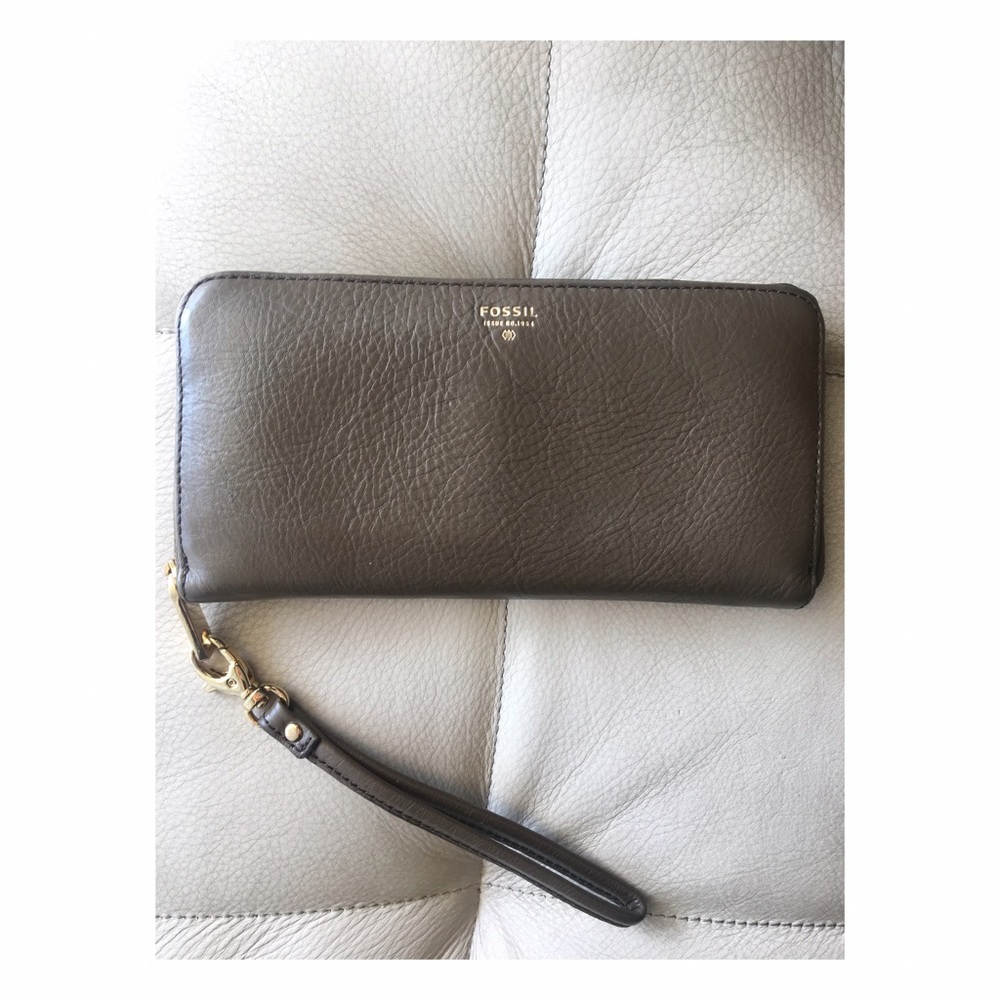 FOSSIL WALLET, barely used