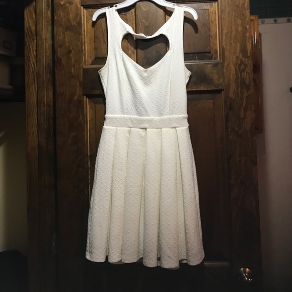 Super cute summer dress - Picture 1 of 4