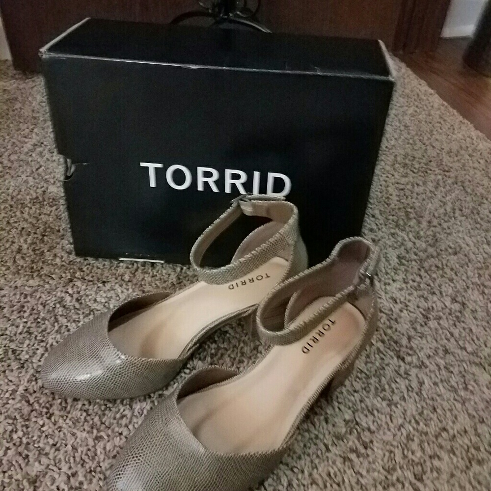 Natural Tone, snake skin, torrid block heel shoes