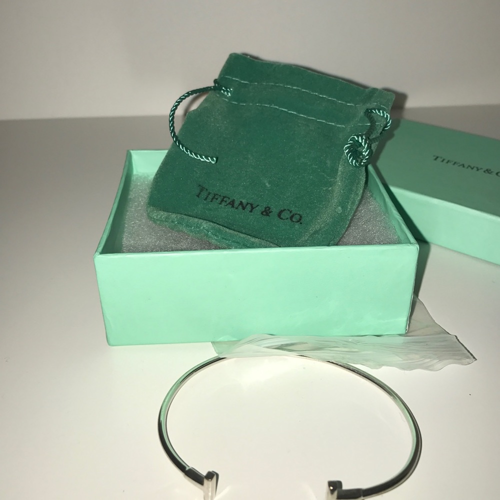 Sterling Silver "T" Braclet