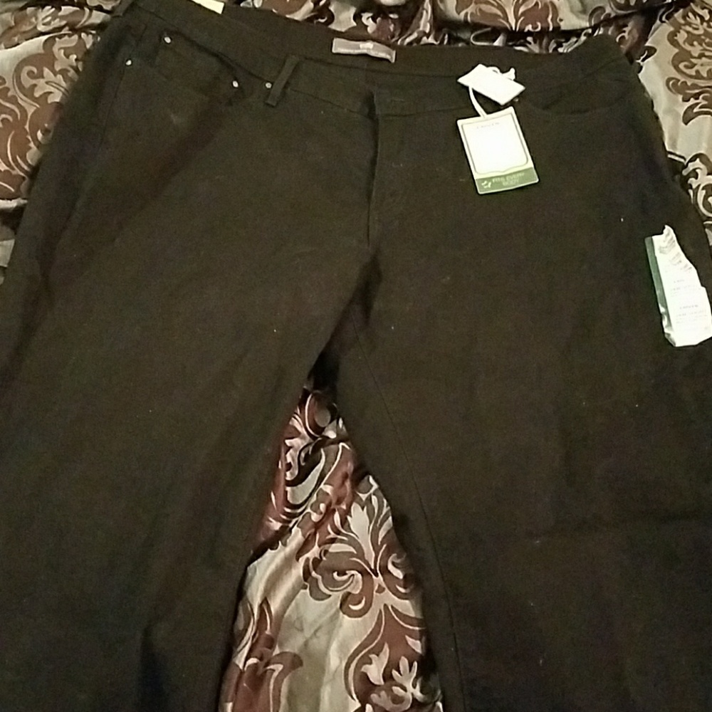 plus size black levis pants